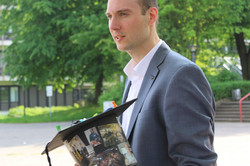 Fabian auf dem Campus nach dem offiziellen Programm